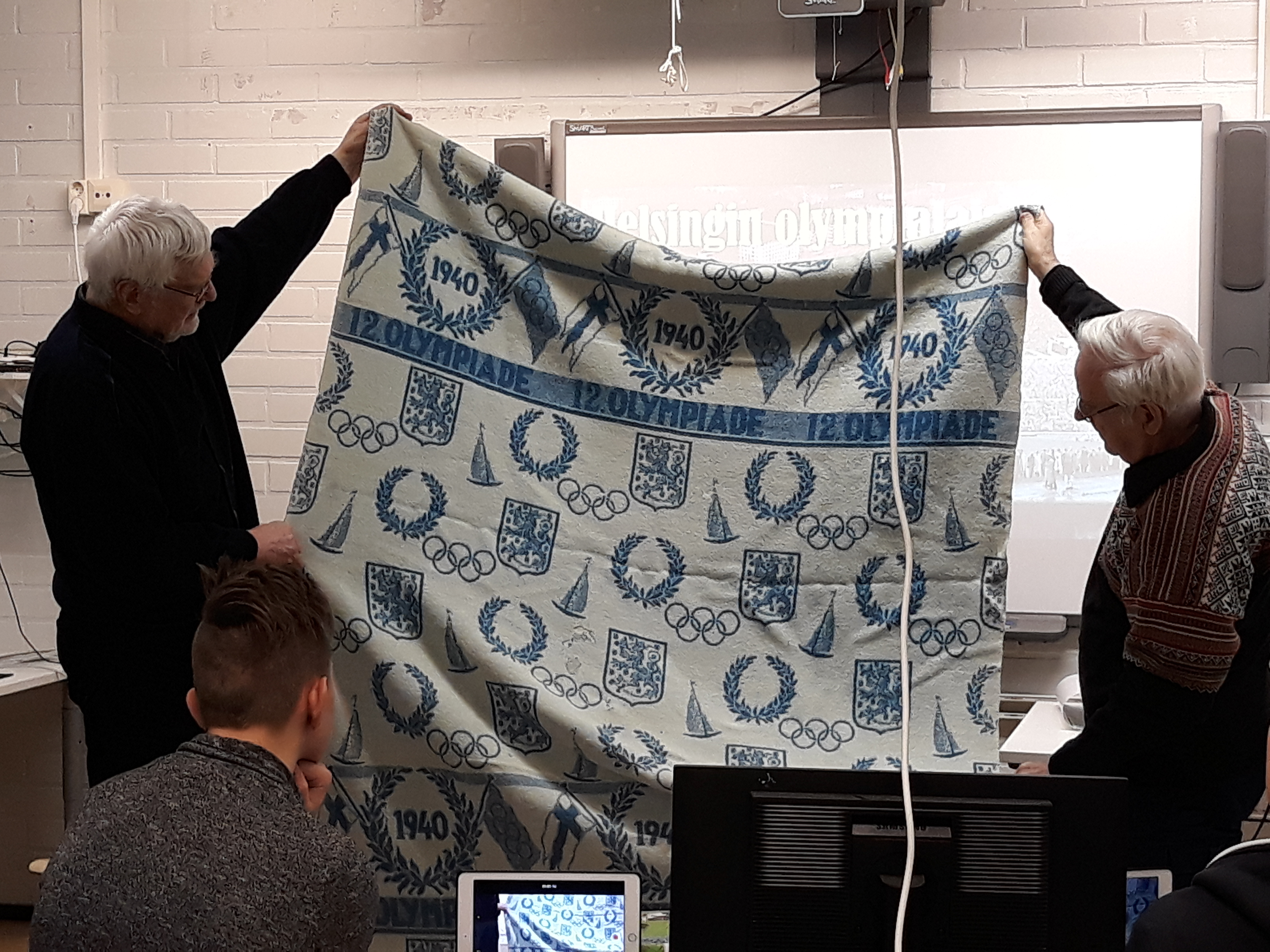 ensin aiotulle vuoden 1940 olympialaisiin tehty peitto.