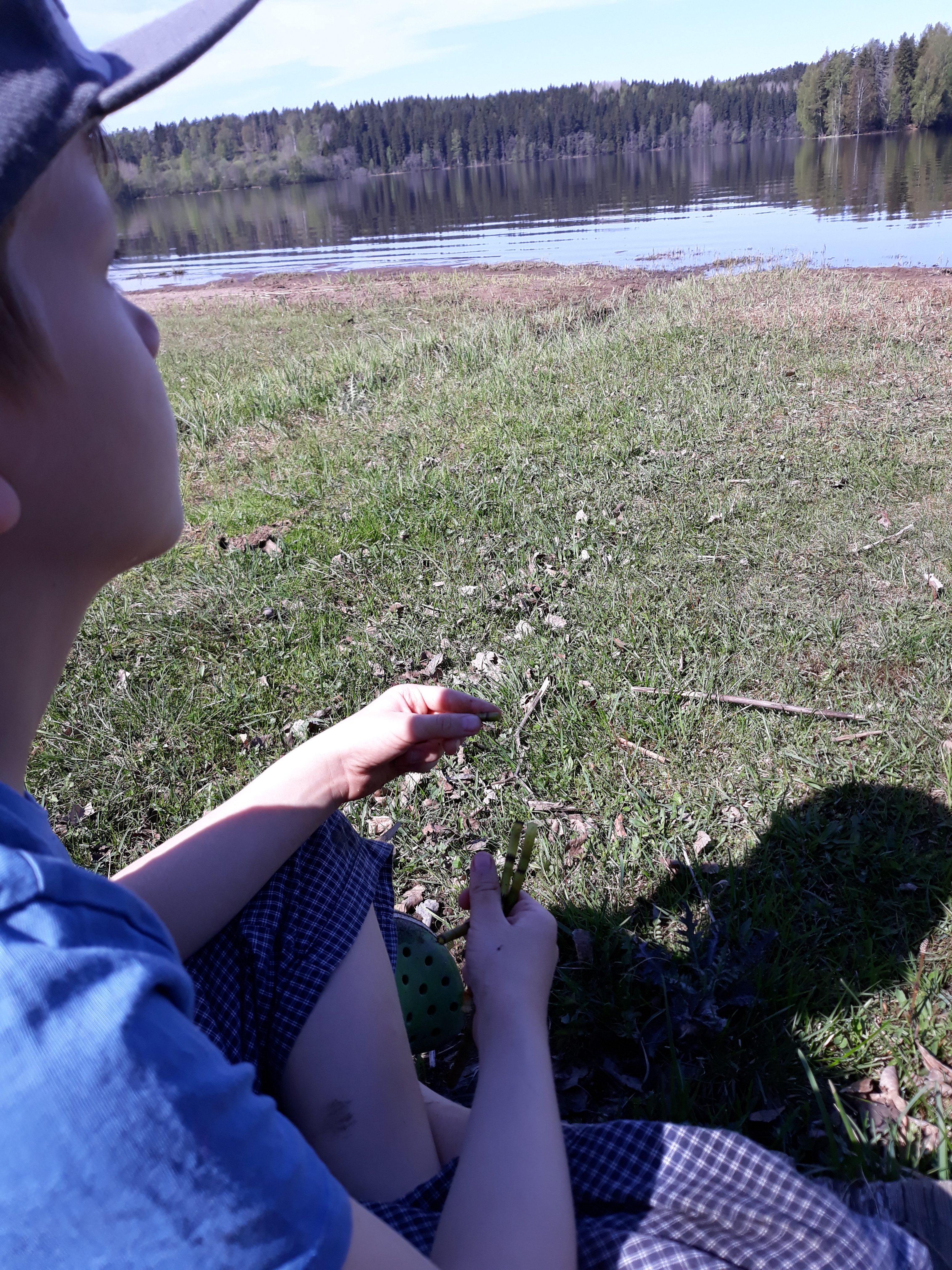 rannalla äitienpäivänä