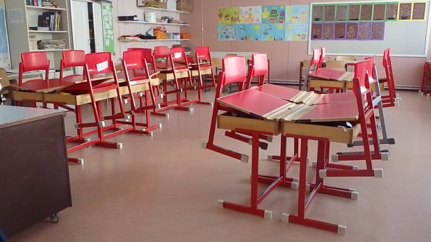 Neitsytlinnan koulun luokka