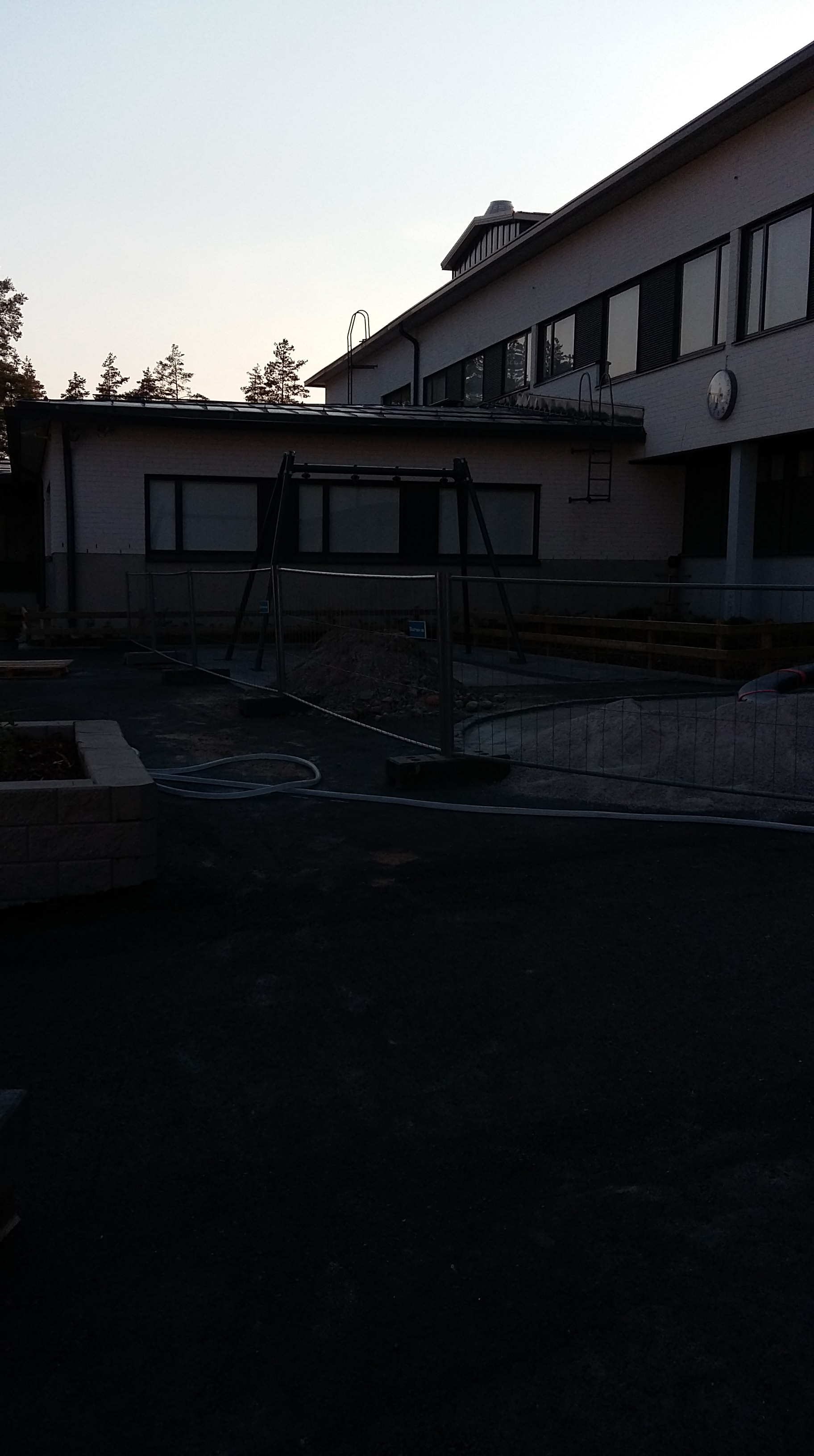 Mäntynummen koulun pihaa parannettiin vuonna 2015